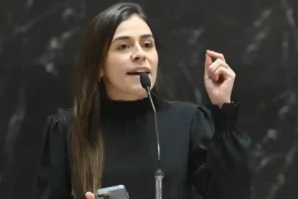 Lohanna expõe contradições do Novo liberdade de expressão até para pedófilos, diz parlamentar