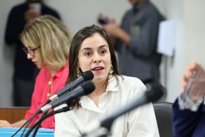 Deputada Lohanna exige retirada do Hospital Regional de Divinópolis do Propag