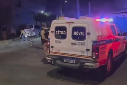 Entregador de delivery morre em grave acidente entre carro e moto em Nova Serrana