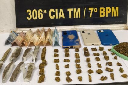 Polícia Militar prende três suspeitos e apreende drogas em Bom Despacho