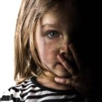 Professora é indiciada por maus-tratos a crianças de creche municipal em Arcos