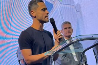 Editorial A força de uma crítica que vai além do tom e expõe prioridades reais