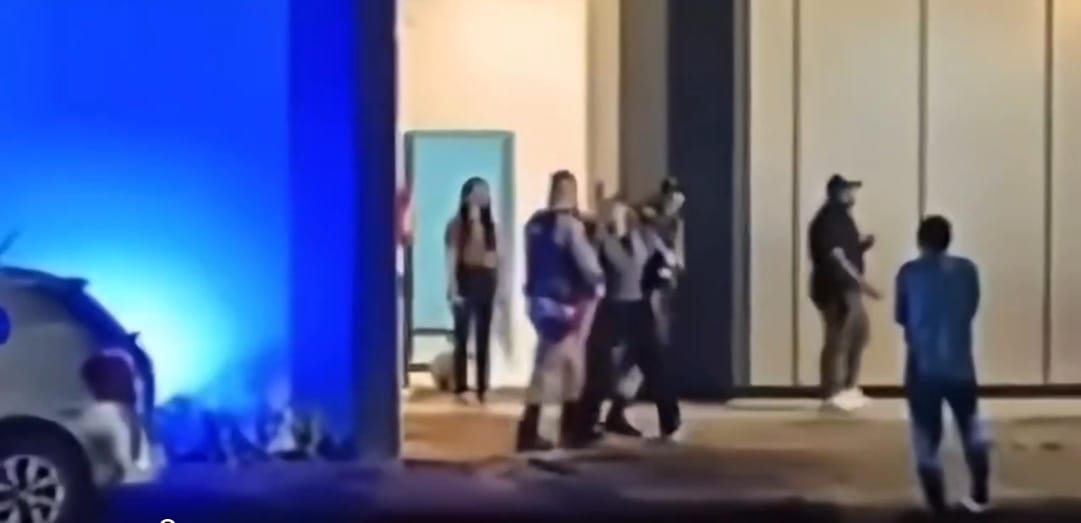 Mulher ameaça vereadora dentro da Câmara de Bambuí e acaba presa