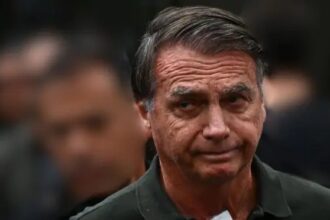 O colapso anunciado como a pandemia, a radicalização e a máquina de desinformação levaram Bolsonaro à maior condenação da história e a prisão