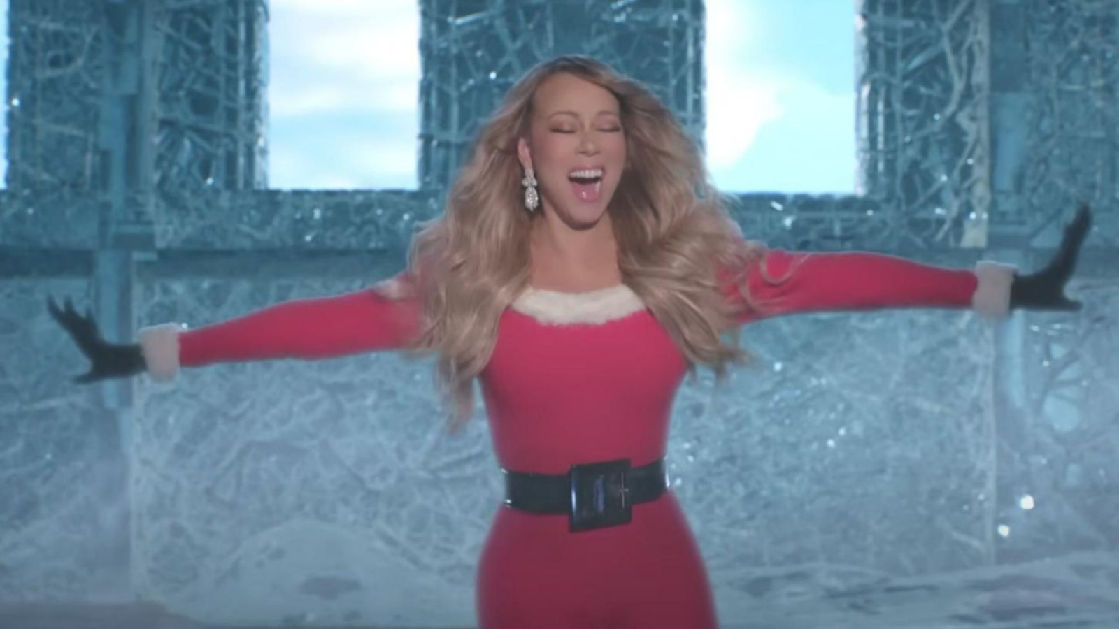 Tradição Mariah Carey “descongela” o Natal, anuncia parceria e encanta fãs
